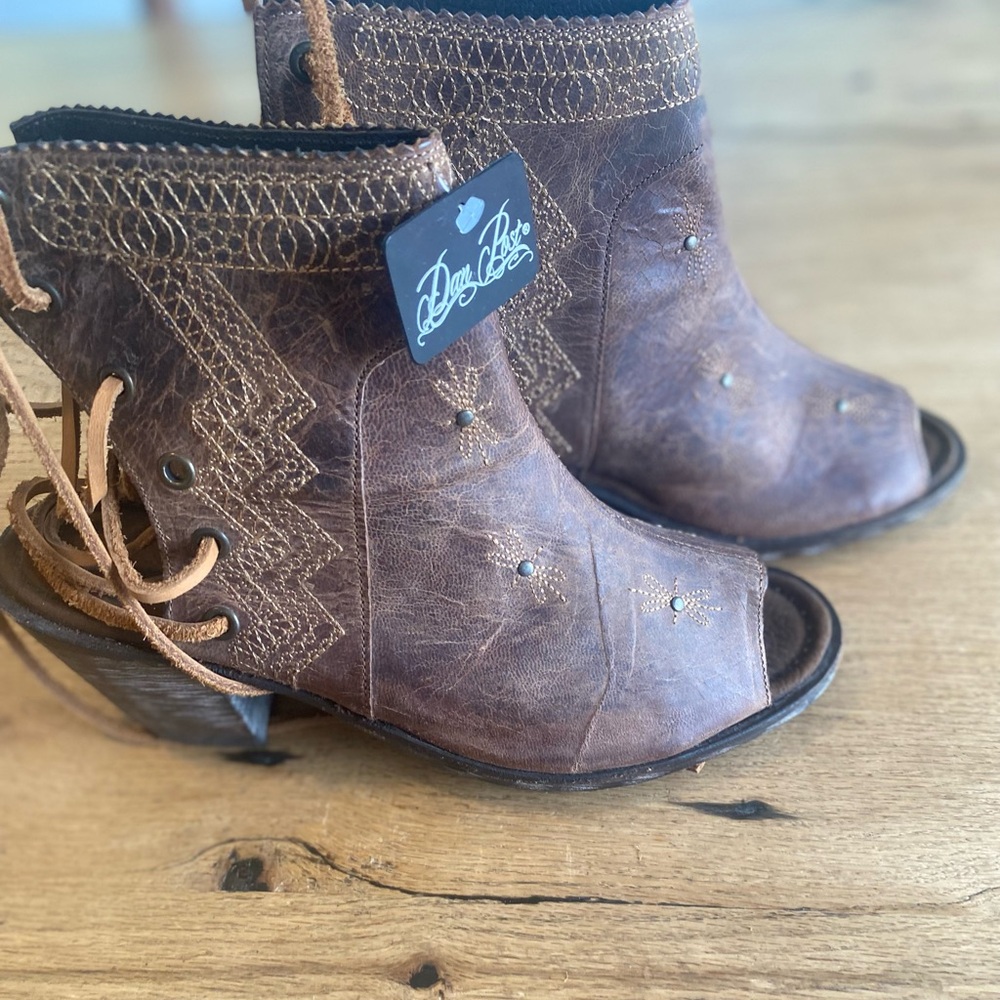 Dan Post Brown Lace-Up Boots with Rustic Charm Women’s 7.5 Leather NWT - Picture 7 of 9